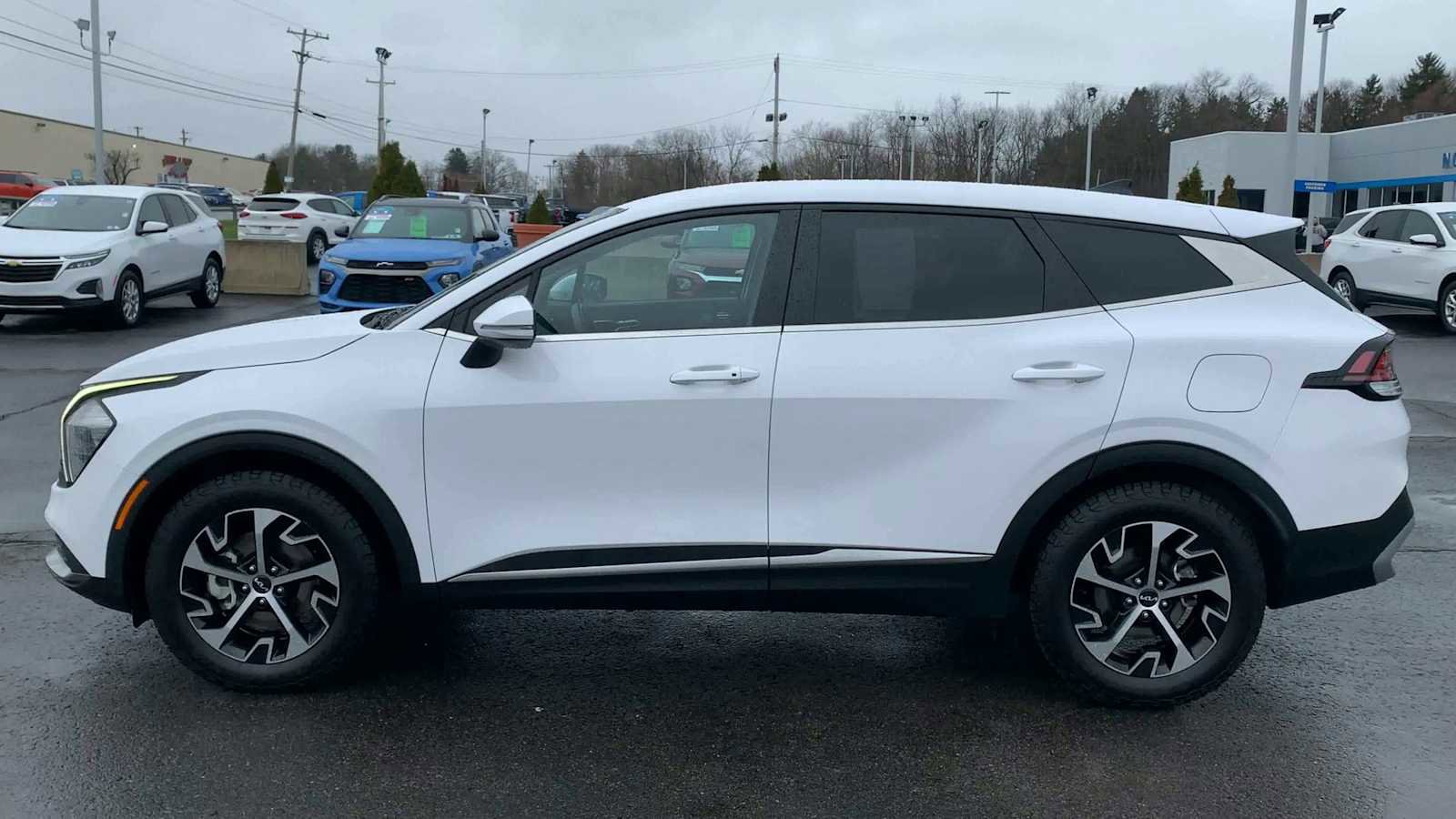 Used 2023 Kia Sportage EX image 5