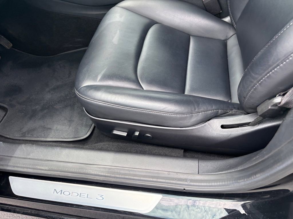 Used 2018 Tesla Model 3 Mid Range RWD image 15