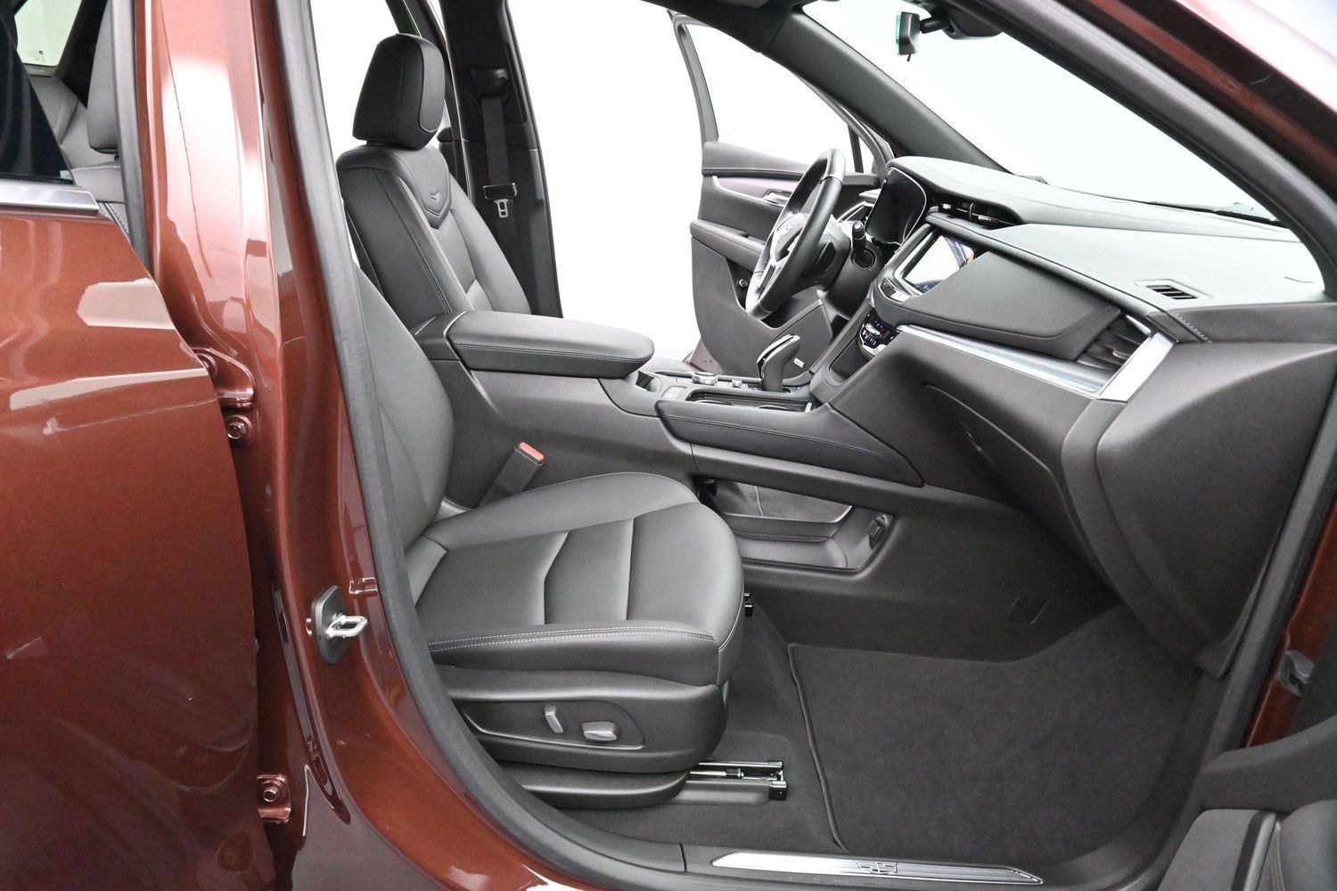 Certified 2023 Cadillac XT5 Luxury FWD image 32