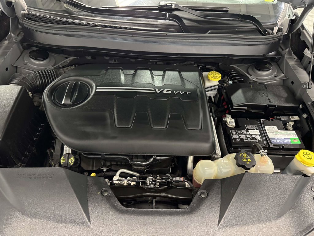 Used 2021 Jeep Cherokee Limited w/ Elite Package AWD/4WD image 32
