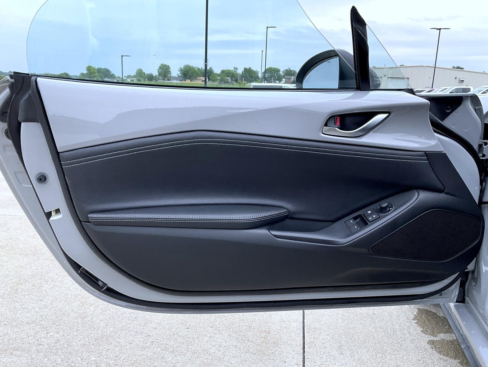 New 2026 MAZDA MX-5 Miata Club w/ Weather Package RWD image 11