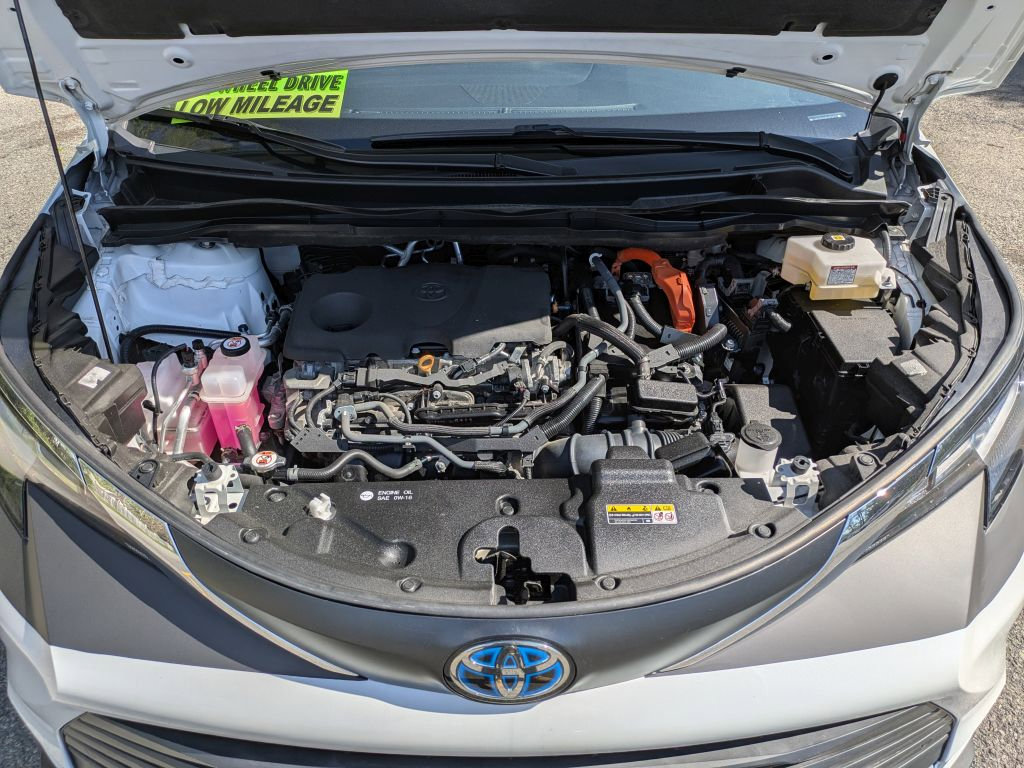 Used 2023 Toyota Sienna XLE AWD/4WD image 40