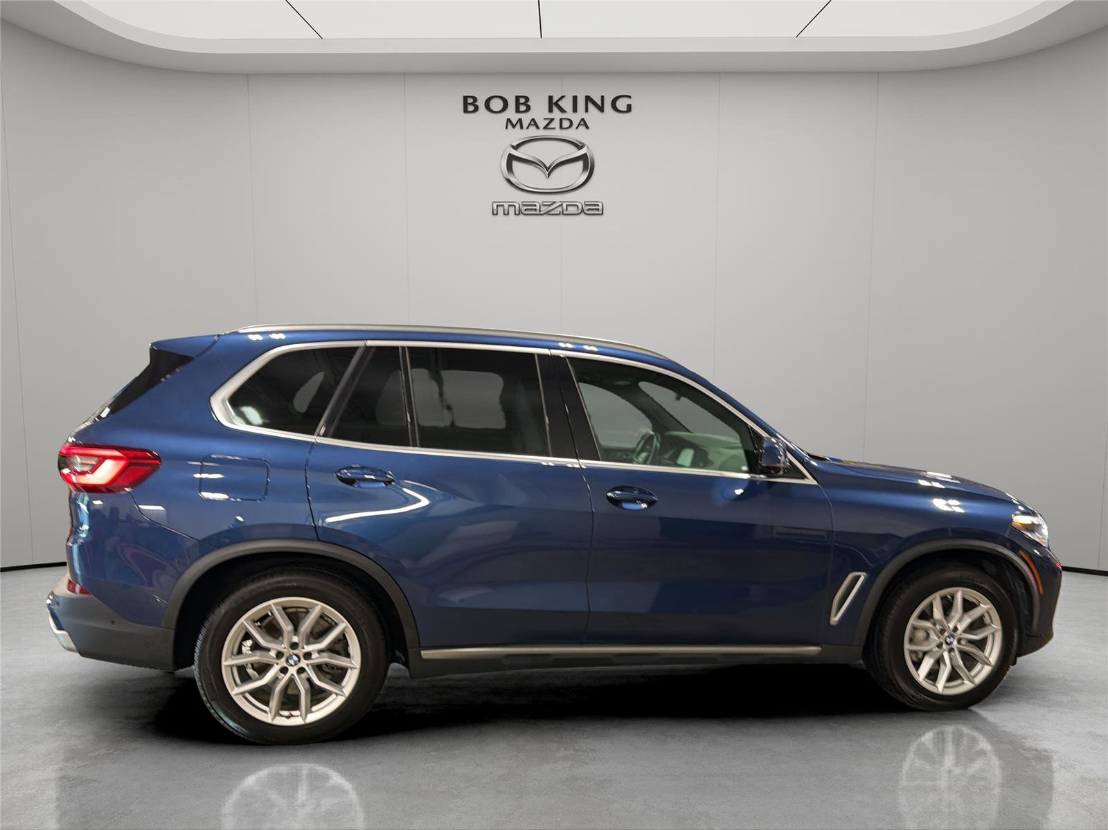 Used 2019 BMW X5 xDrive40i w/ Convenience Package AWD/4WD image 6