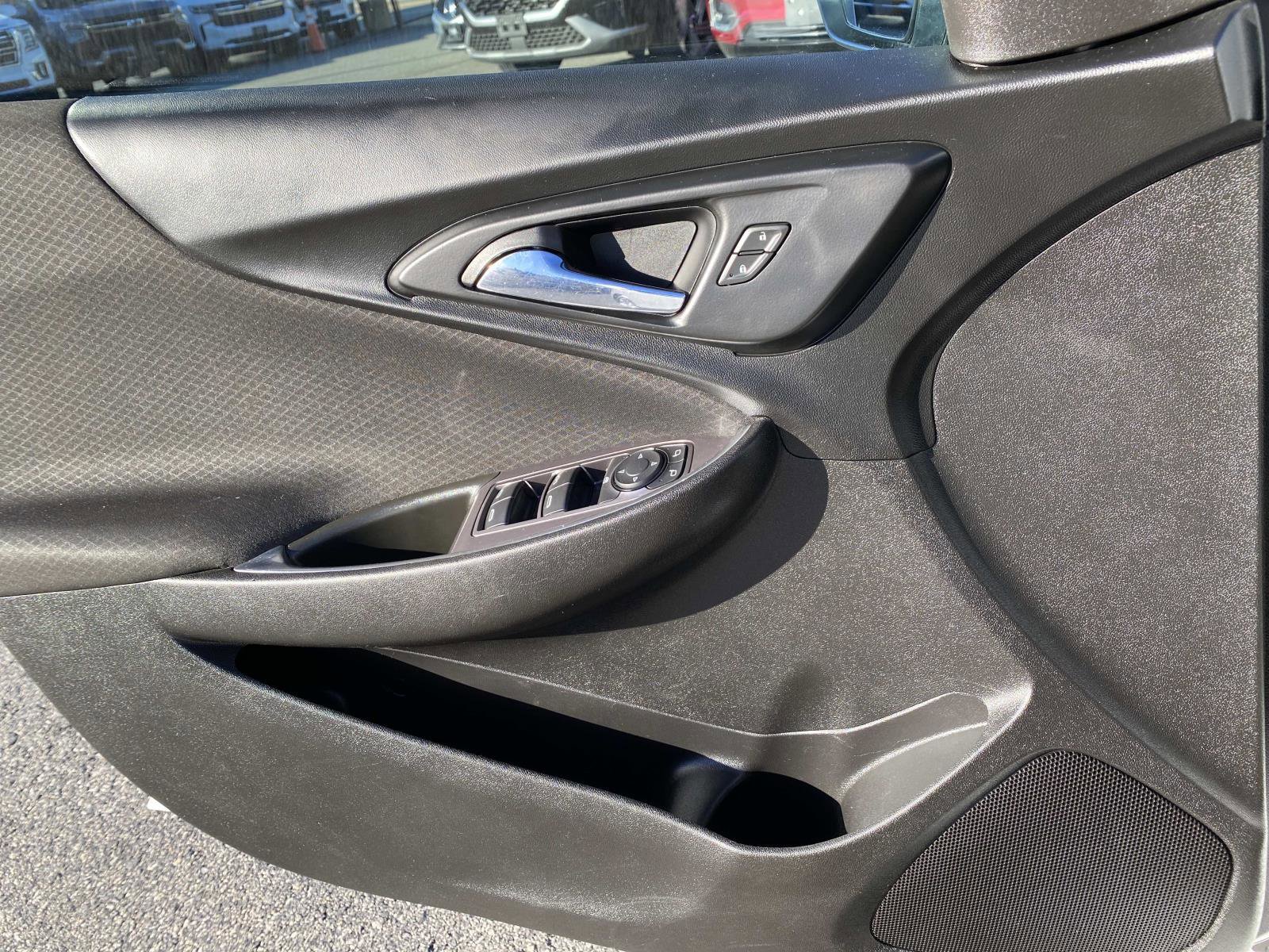 Used 2021 Chevrolet Malibu LT image 32