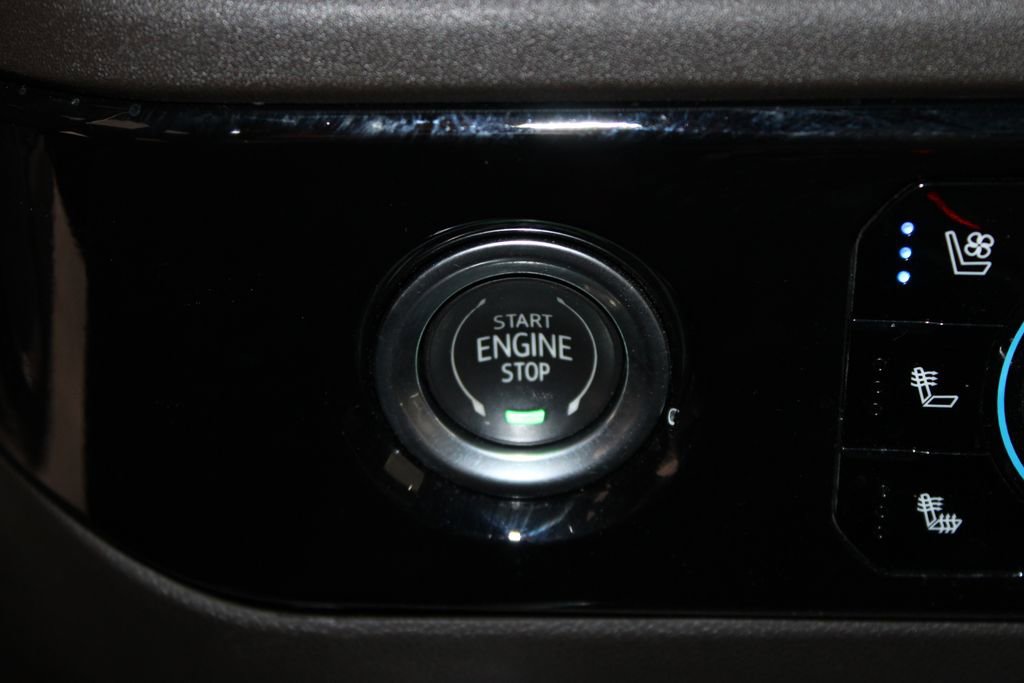 Used 2023 GMC Sierra 1500 SLT image 46