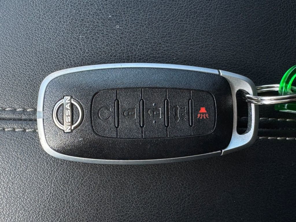 Used 2025 Nissan Pathfinder SV AWD/4WD image 32