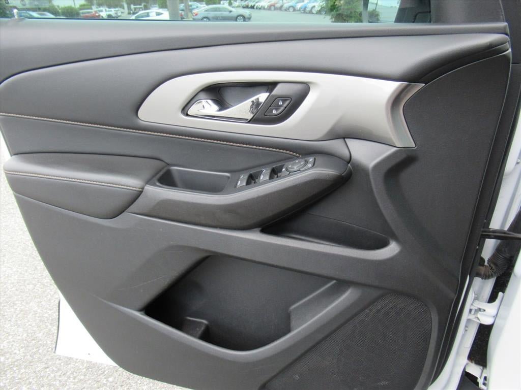 Used 2021 Chevrolet Traverse LS FWD image 19