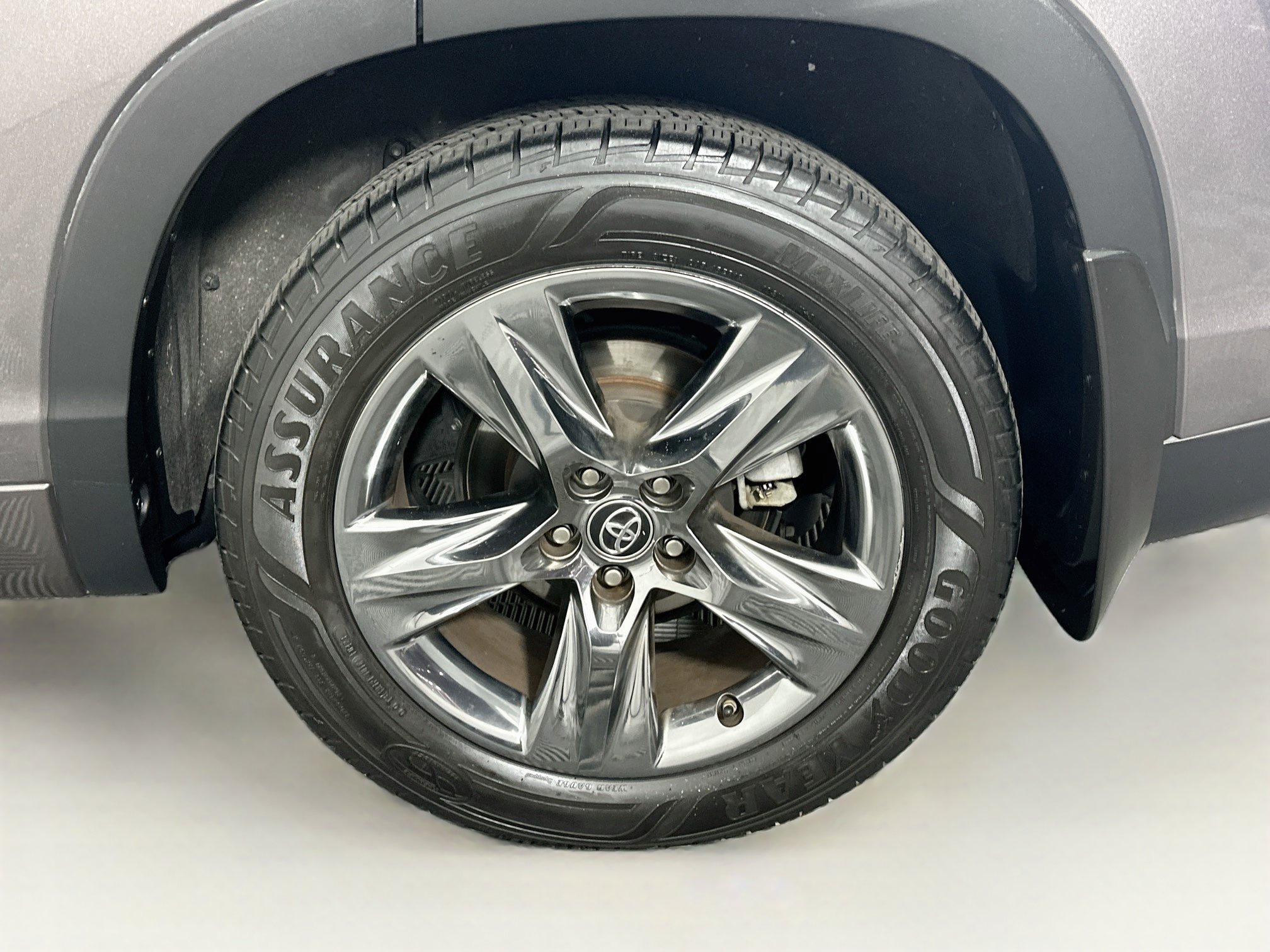 Used 2019 Toyota Highlander Limited Platinum w/ Carpet Mat Package (TMS) AWD/4WD image 11