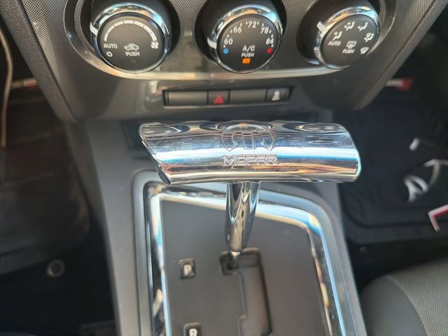 Used 2012 Dodge Challenger SXT image 8