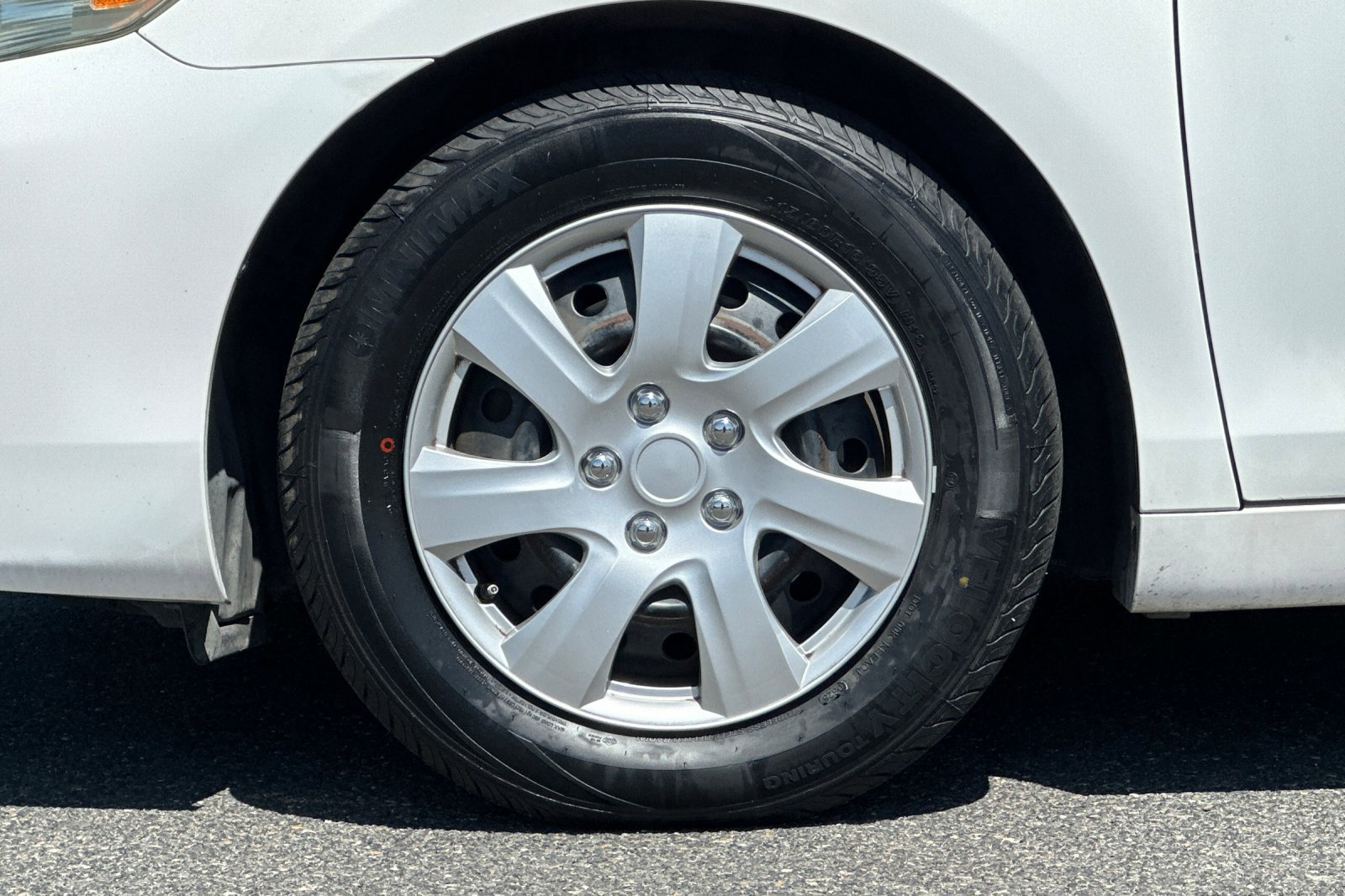 Used 2010 Toyota Camry FWD image 22