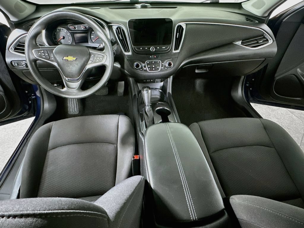 Used 2020 Chevrolet Malibu LT FWD image 16