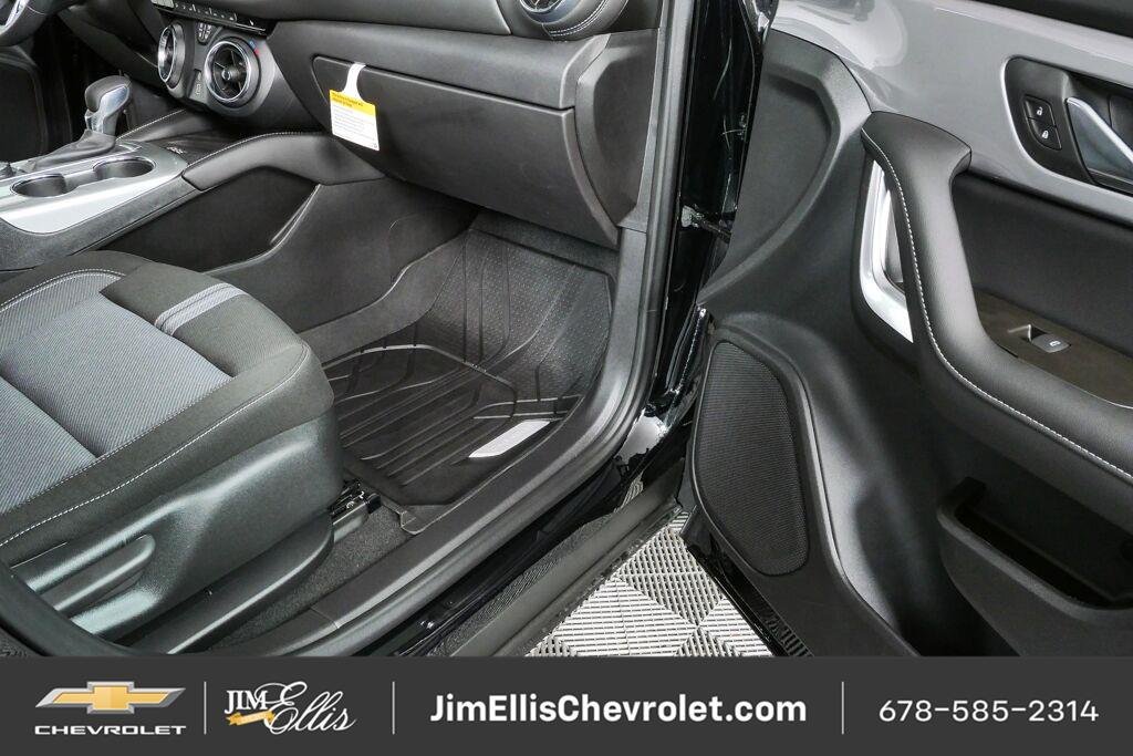 New 2026 Chevrolet Blazer LT w/ Convenience Package FWD image 24