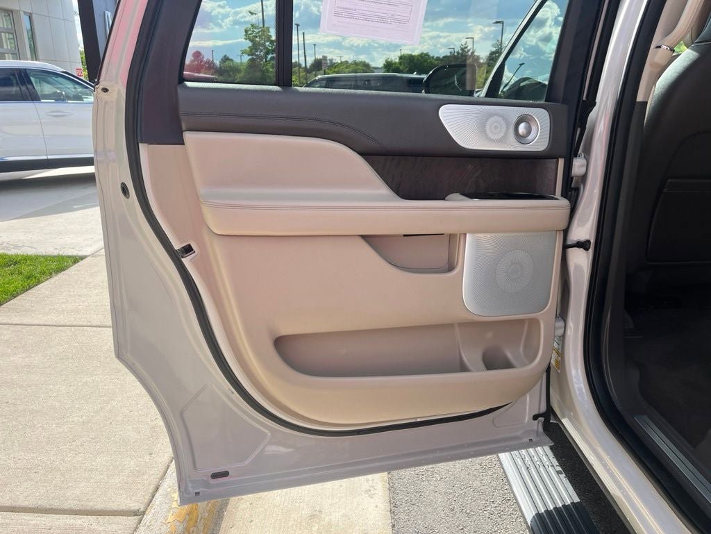 Certified 2024 Lincoln Navigator L Reserve AWD/4WD image 19
