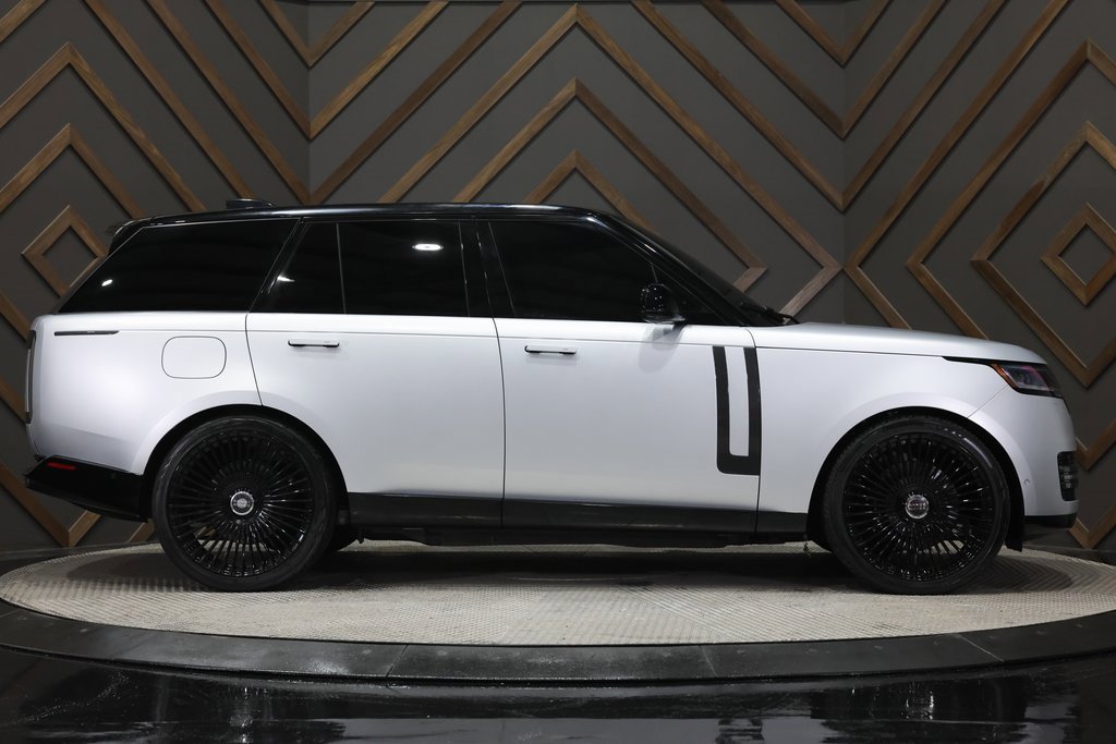 Used 2025 Land Rover Range Rover SE image 11