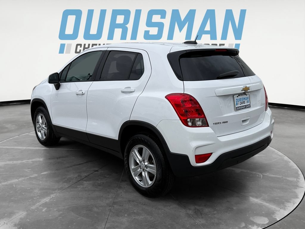 Used 2020 Chevrolet Trax LS w/ Tint and Cruise Package AWD/4WD image 4