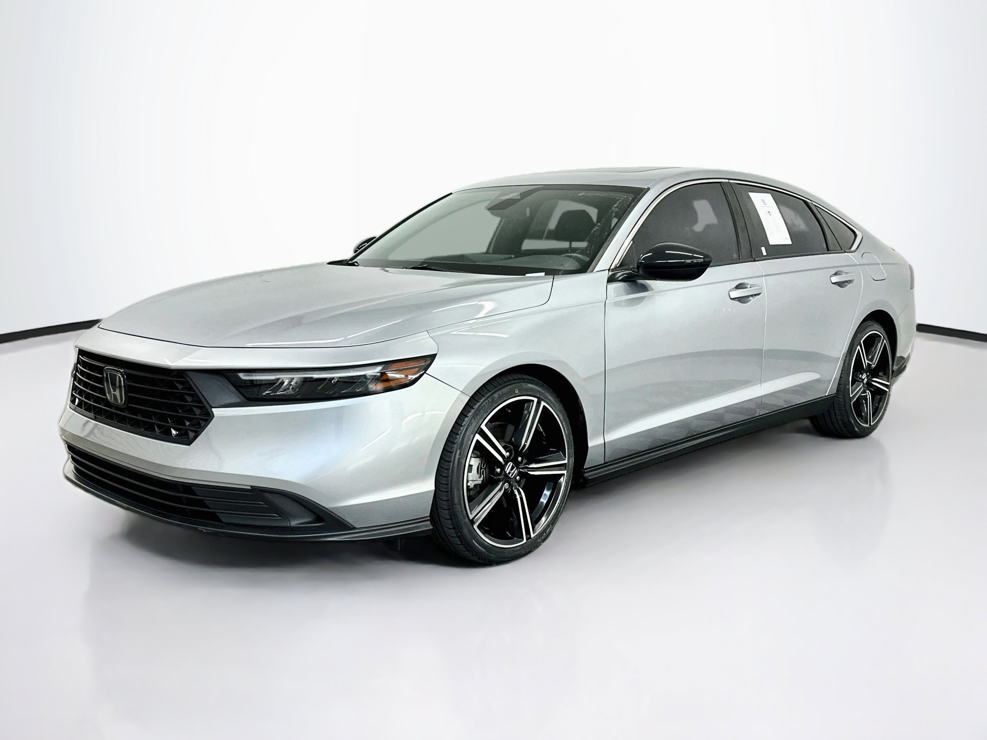 Used 2023 Honda Accord Sport image 3