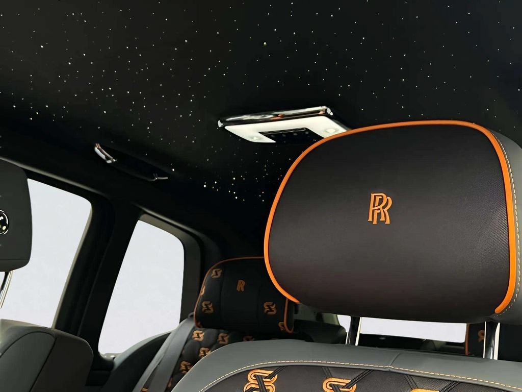 Used 2025 Rolls-Royce Cullinan Black Badge AWD/4WD image 15