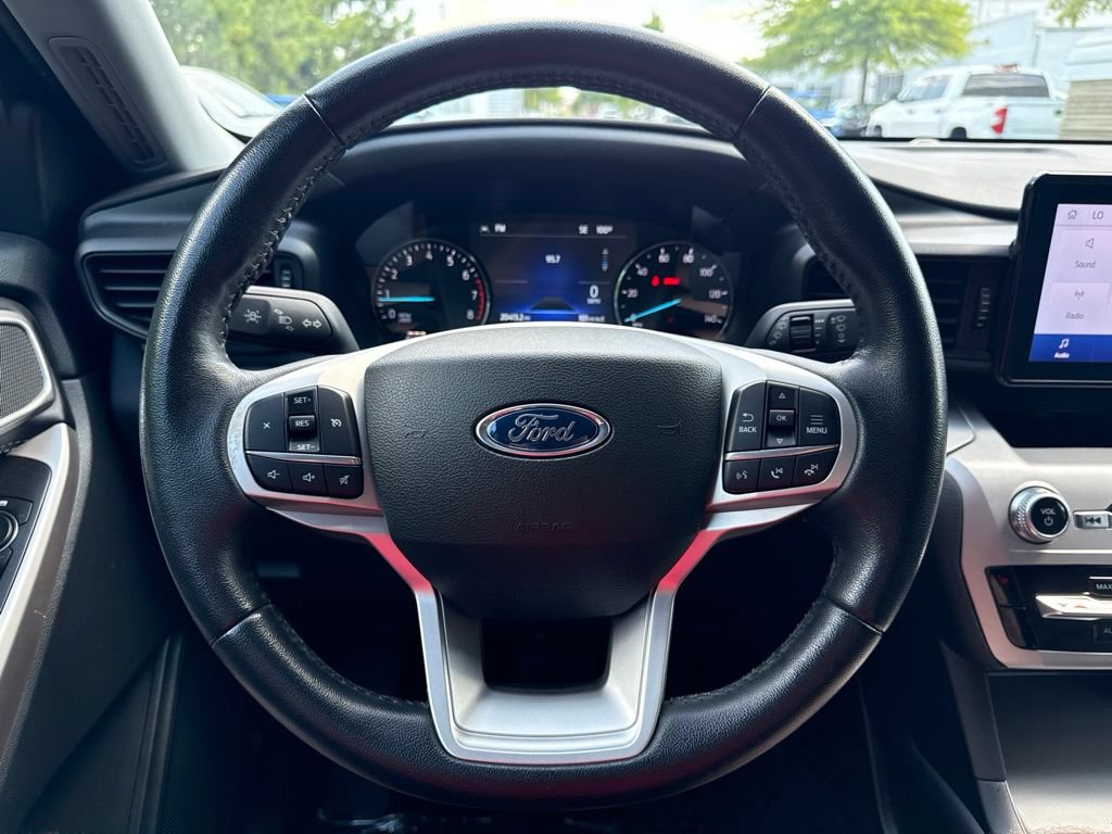 Used 2023 Ford Explorer XLT AWD/4WD image 23