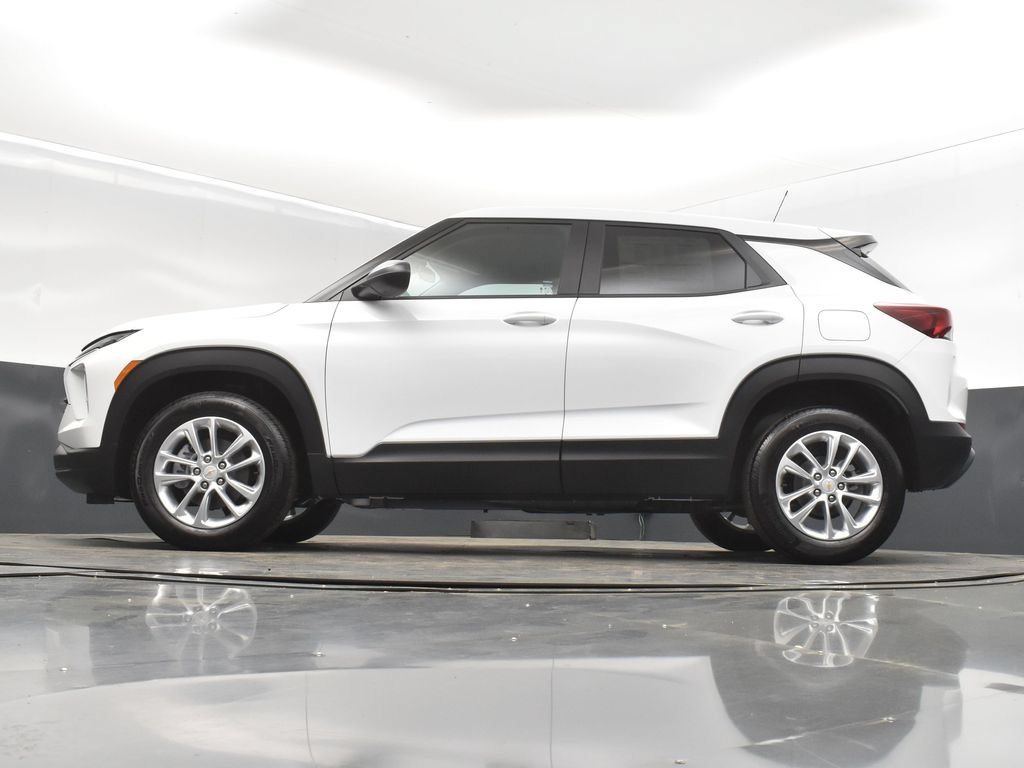 New 2025 Chevrolet TrailBlazer LS w/ LS Convenience Package FWD image 39