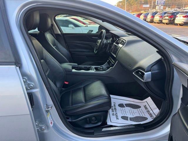 Used 2017 Jaguar XE Prestige image 9