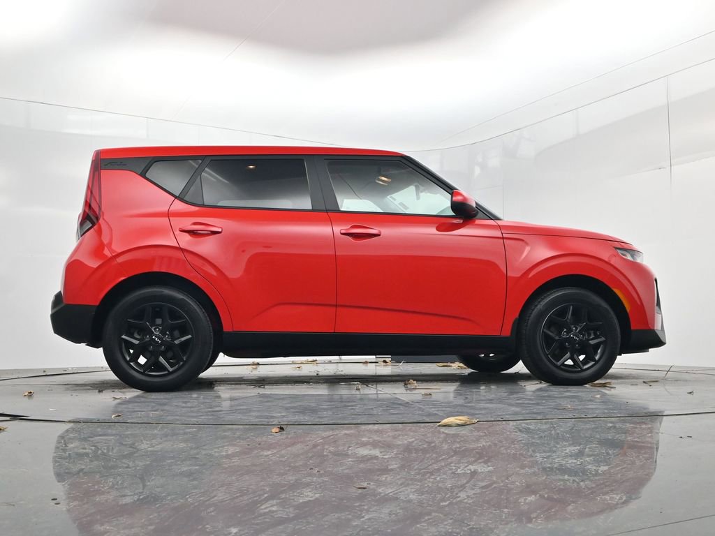 Certified 2022 Kia Soul LX w/ Technology Package image 38