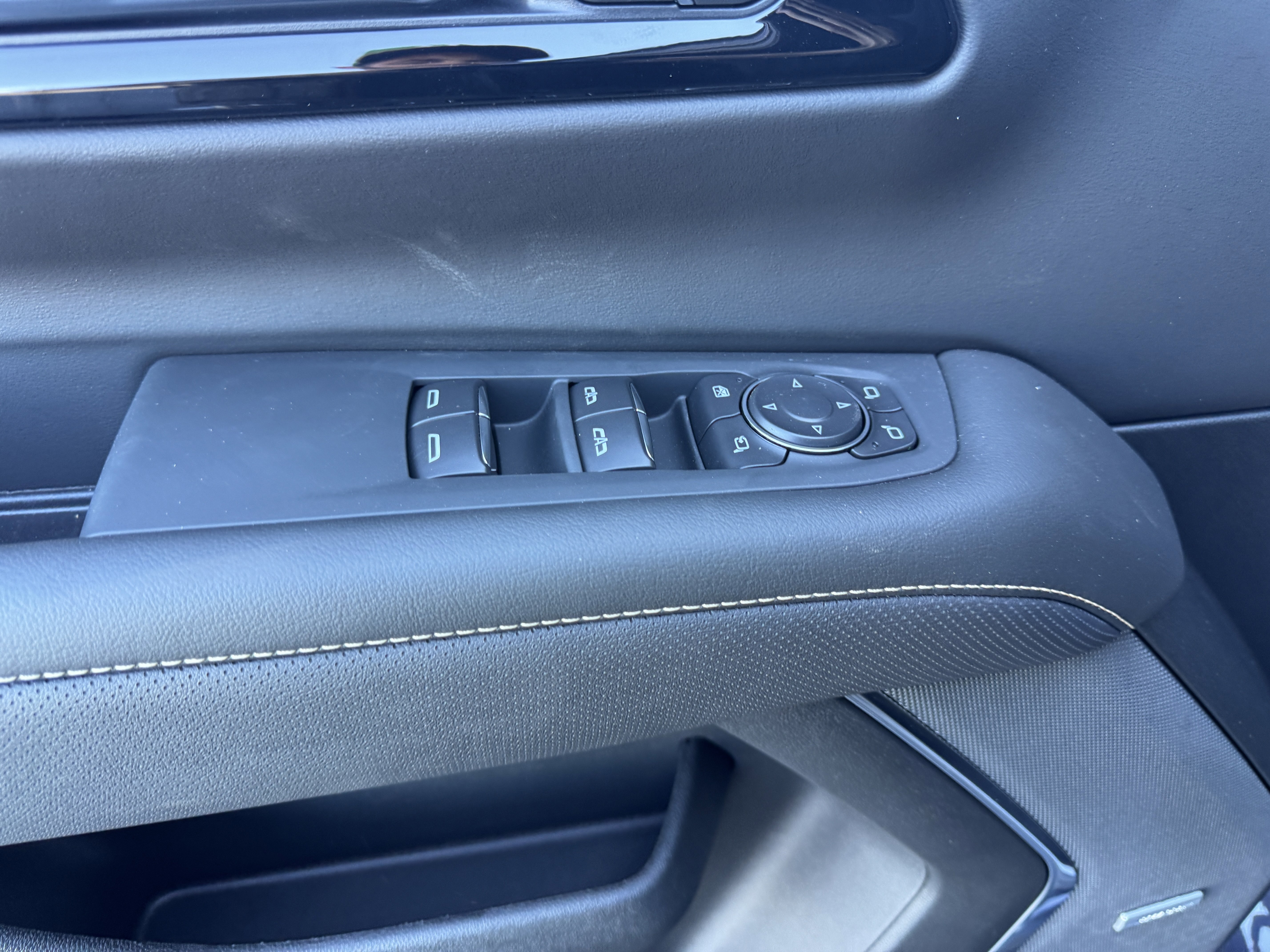 New 2026 Chevrolet Suburban Premier w/ Sun And Tow Package AWD/4WD image 11