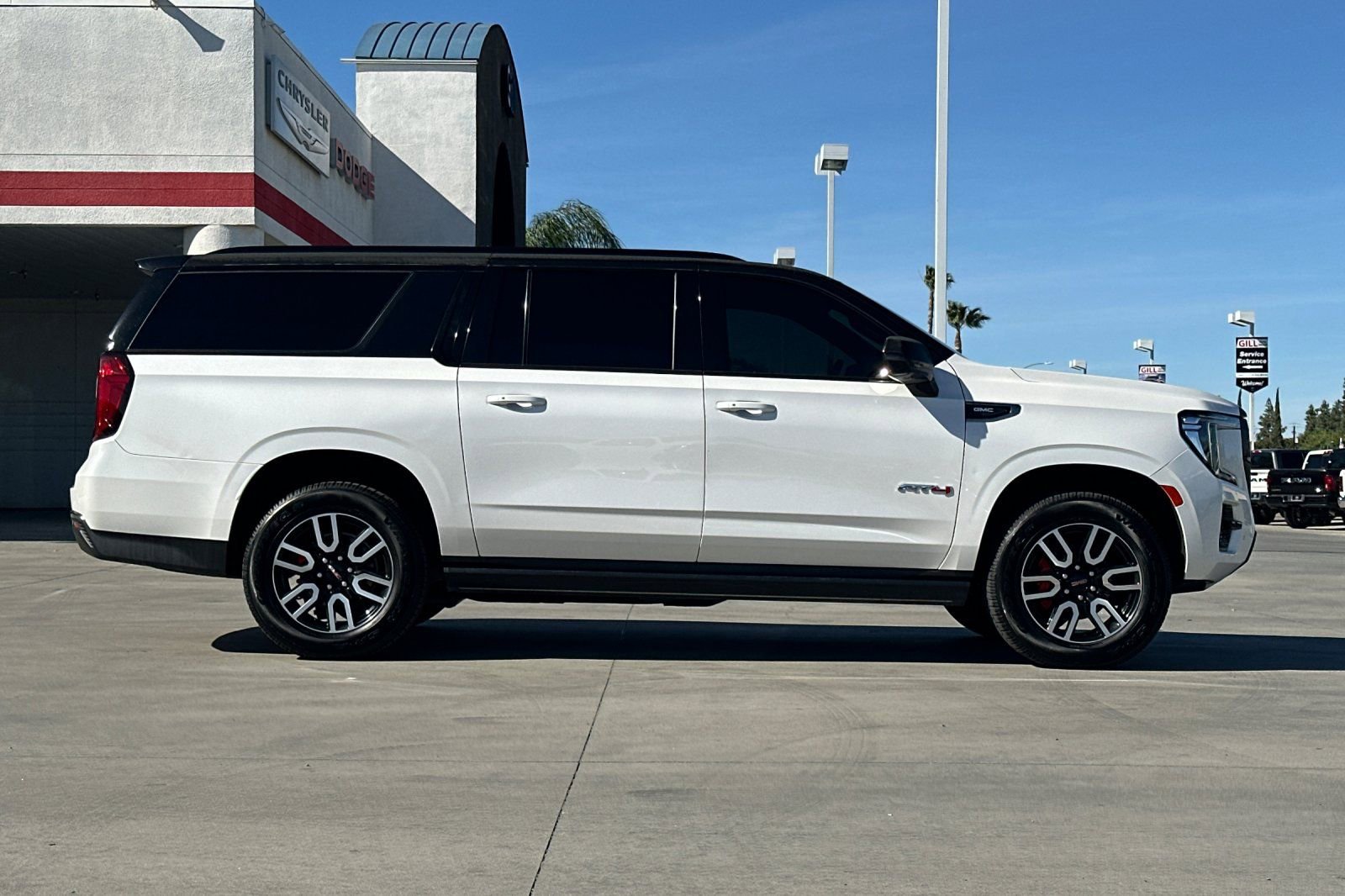 Used 2023 GMC Yukon XL AT4 w/ AT4 Premium Plus Package image 7