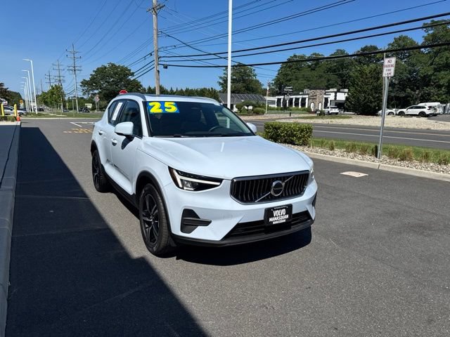 Certified 2025 Volvo XC40 B5 Core AWD/4WD image 6
