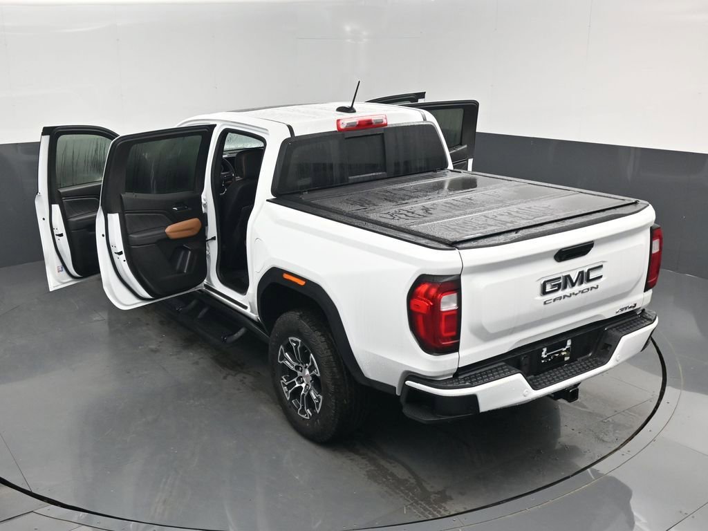 Used 2025 GMC Canyon AT4 w/ Technology Plus Package AWD/4WD image 30