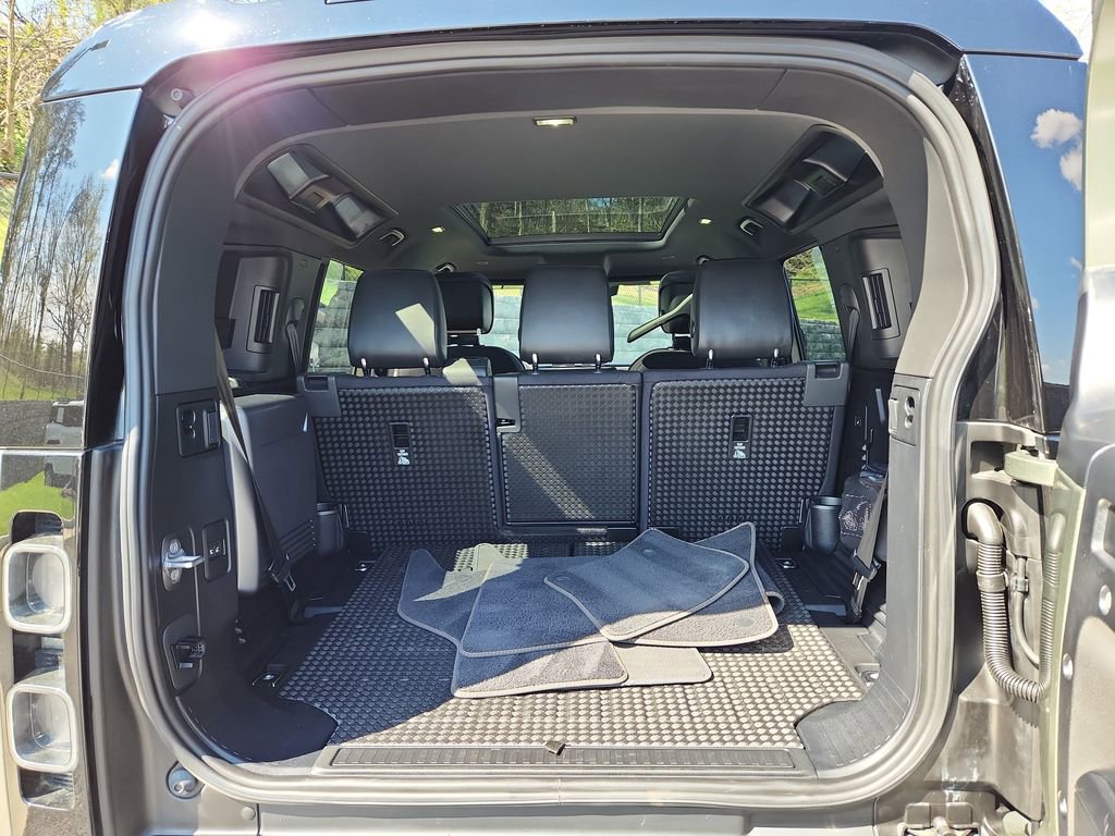 Used 2024 Land Rover Defender 110 X image 13