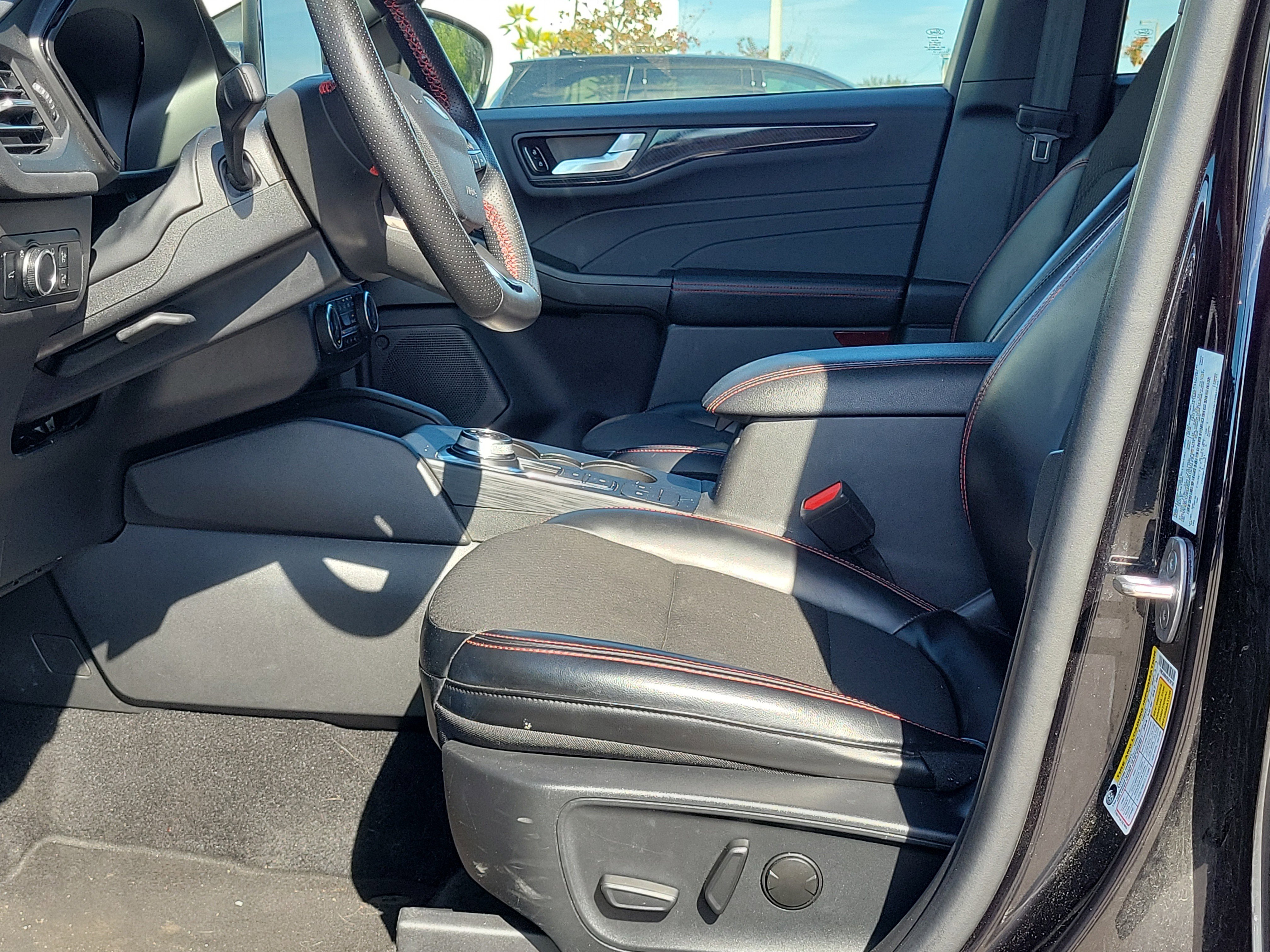 Used 2024 Ford Escape ST-Line image 16