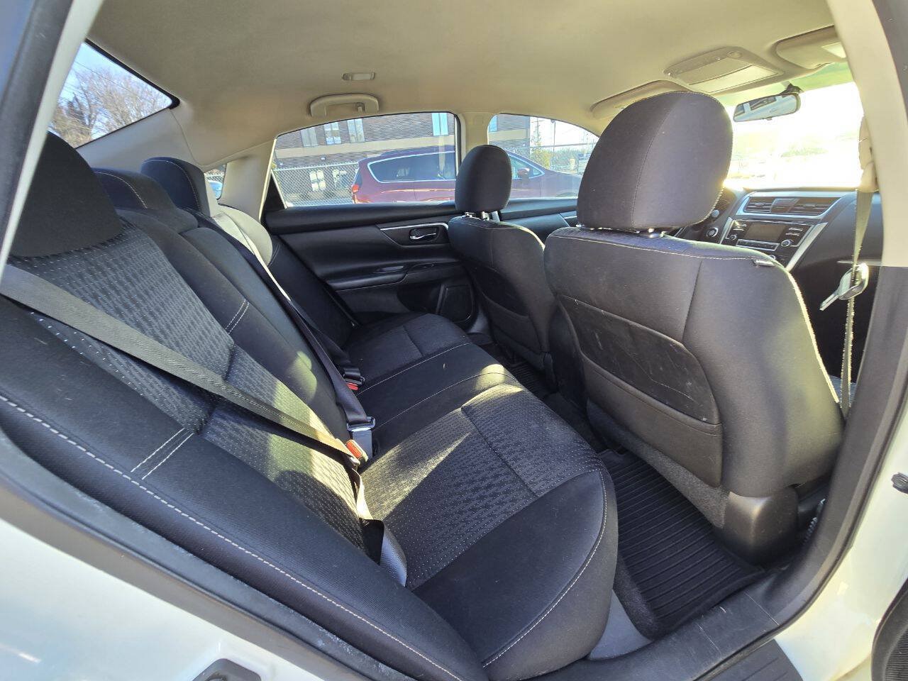 Used 2016 Nissan Altima 2.5 SV FWD image 33