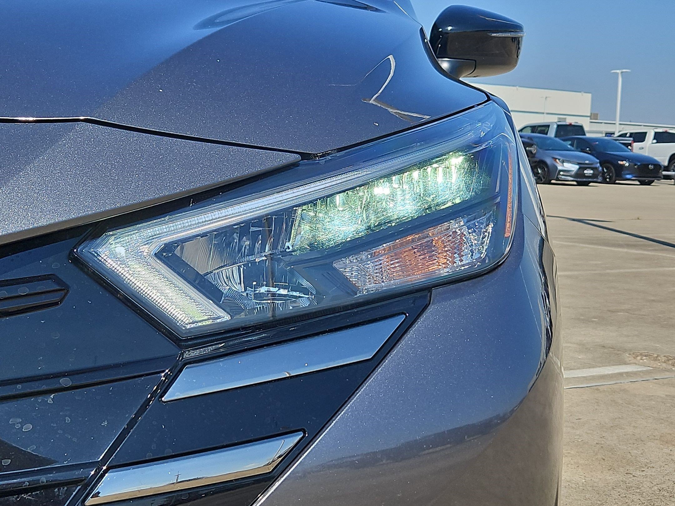 Used 2024 Nissan Versa SR image 11