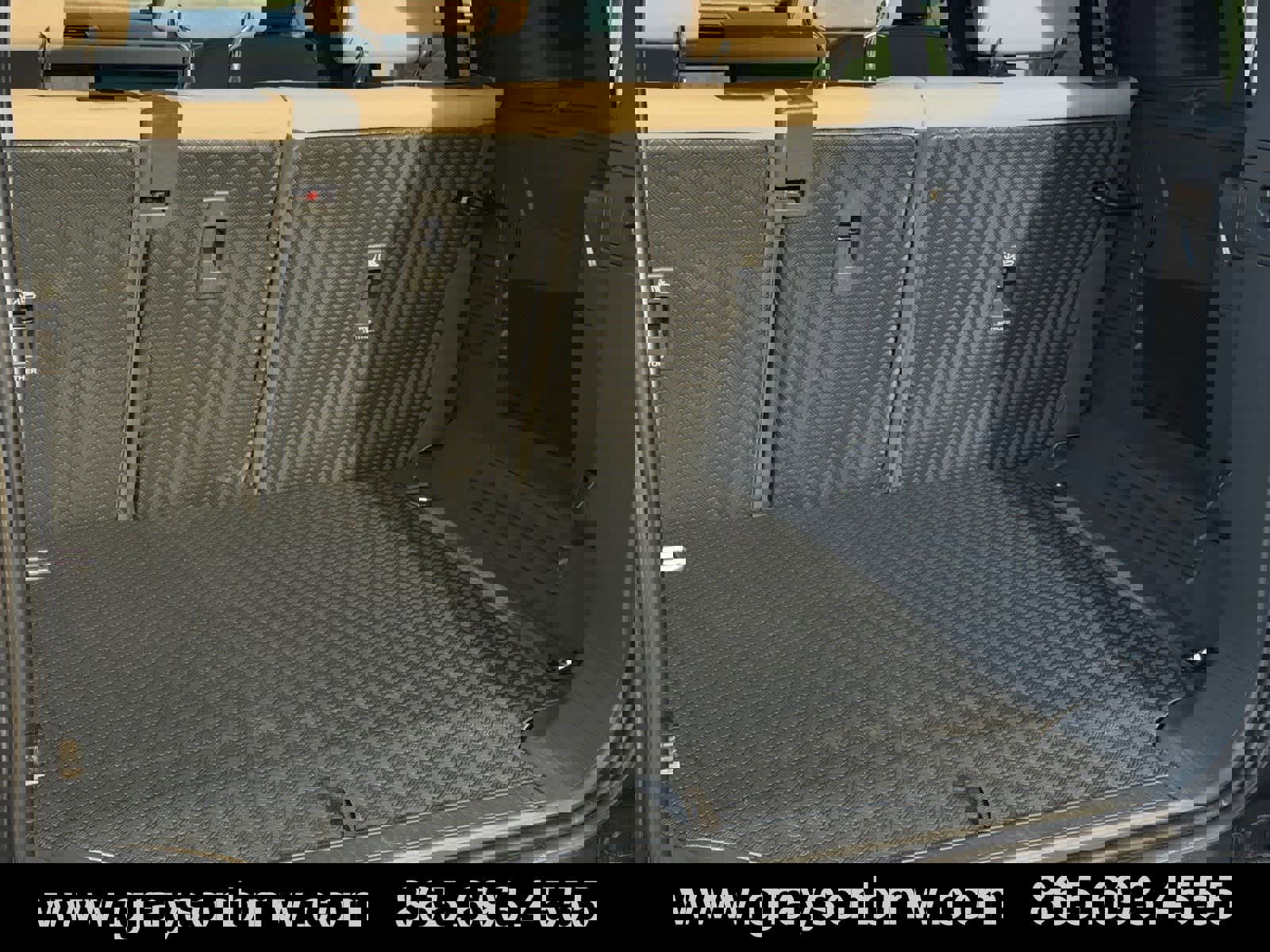 Used 2023 Land Rover Defender 110 SE image 13