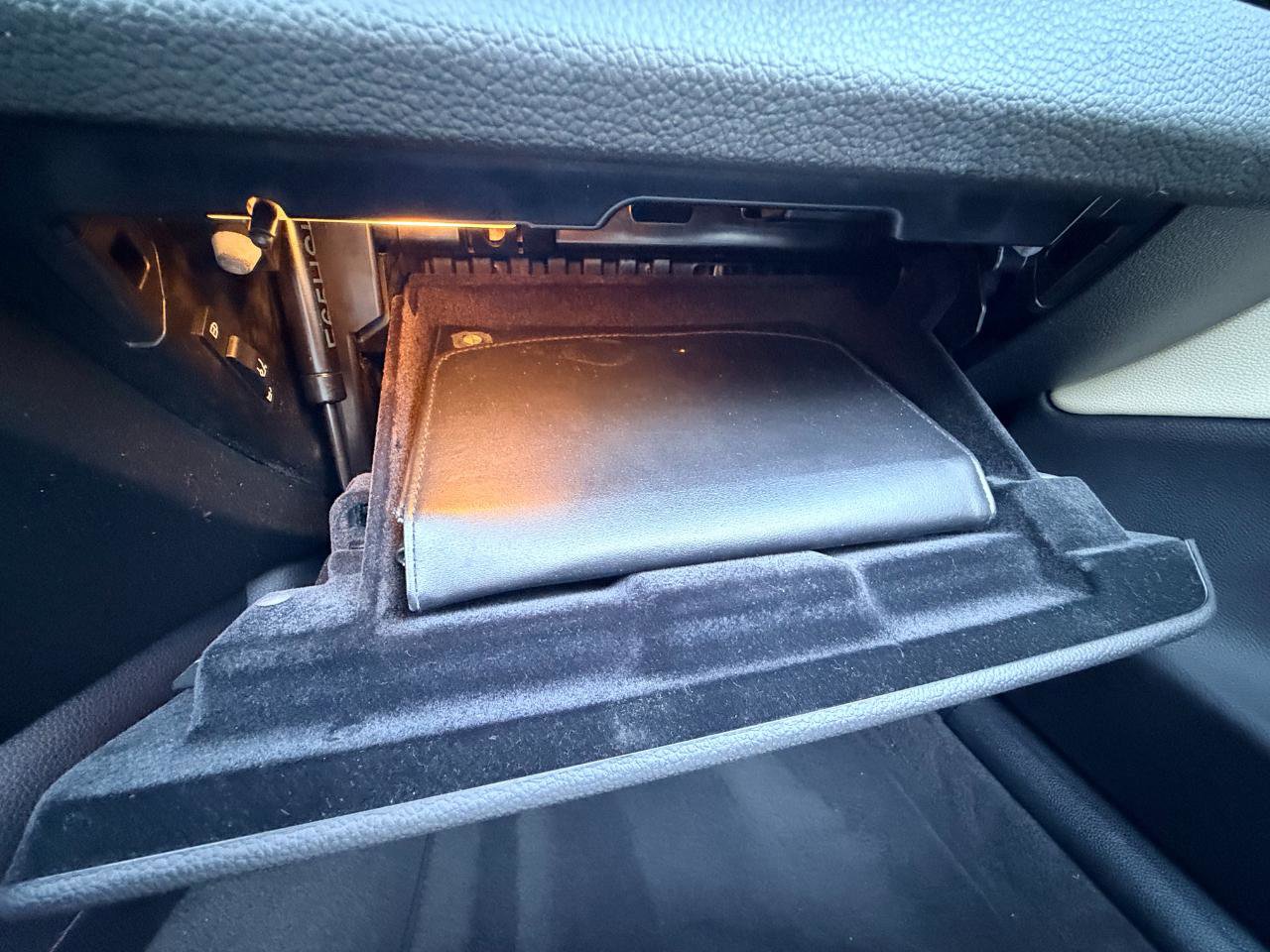 Used 2013 BMW 135i Convertible image 30