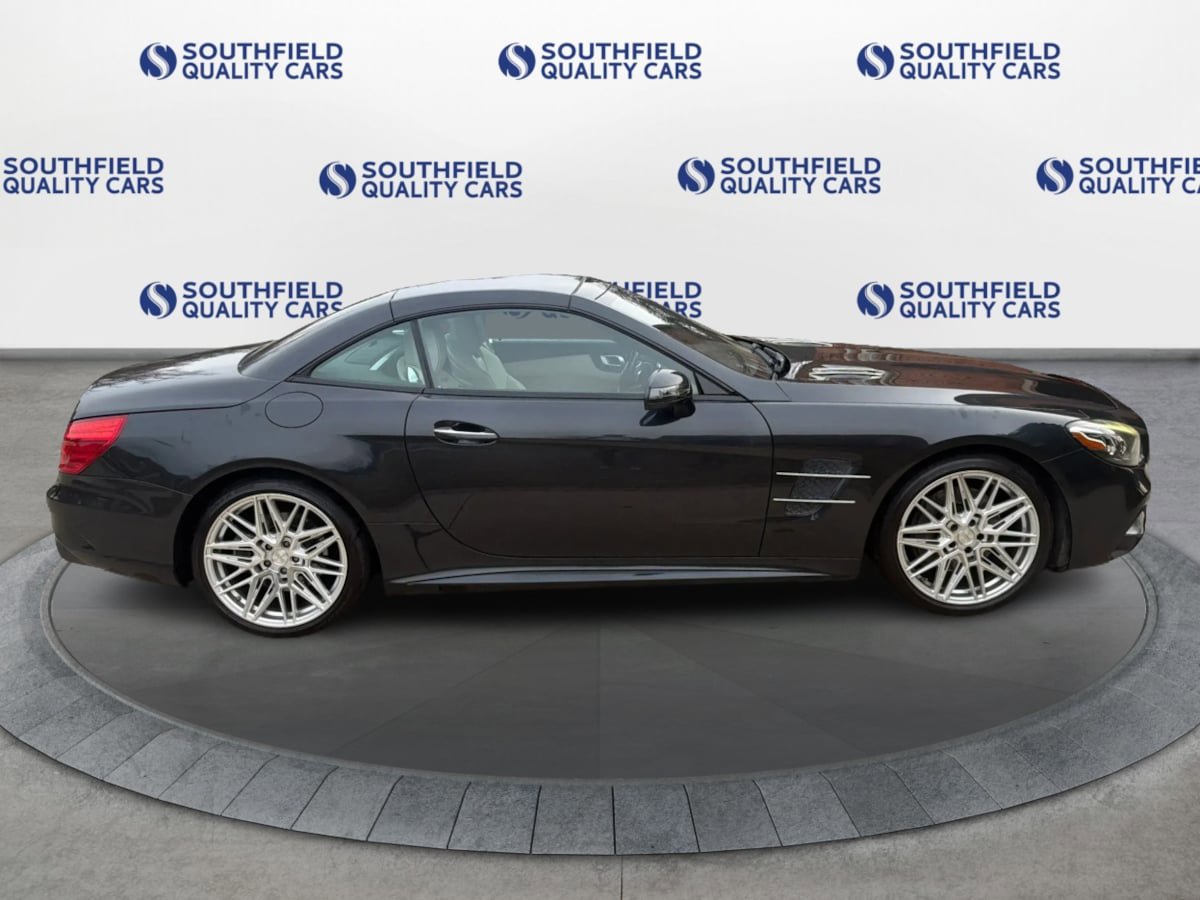Used 2017 Mercedes-Benz SL 550 image 8