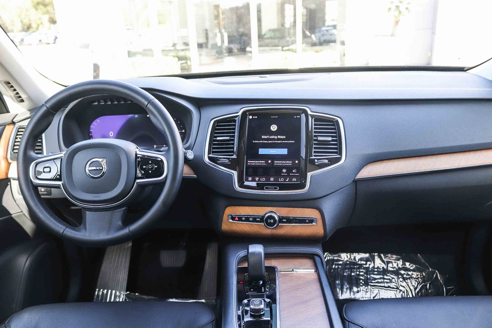 Used 2025 Volvo XC90 T8 Plus w/ Protection Package Premier AWD/4WD image 14