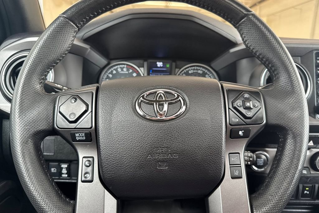 Used 2021 Toyota Tacoma TRD Off-Road w/ TRD Premium Off Road Package AWD/4WD image 24