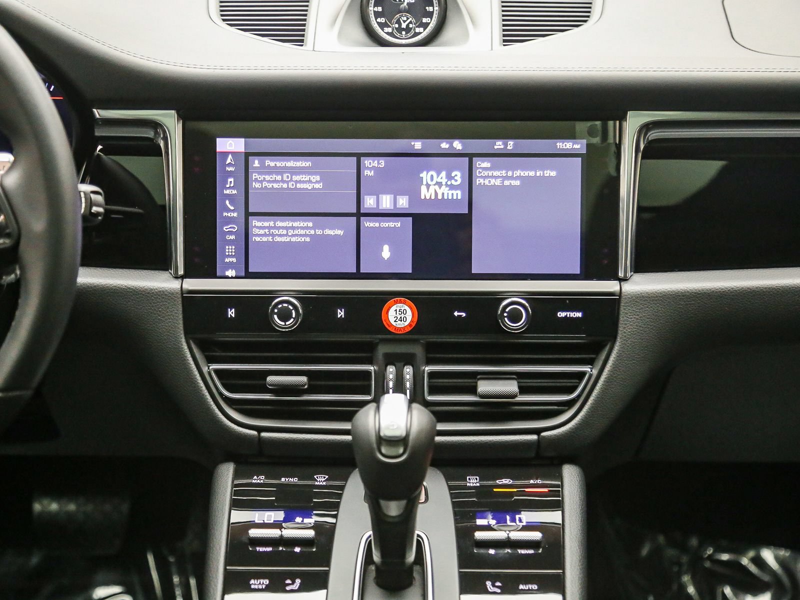 Certified 2026 Porsche Macan AWD/4WD image 17