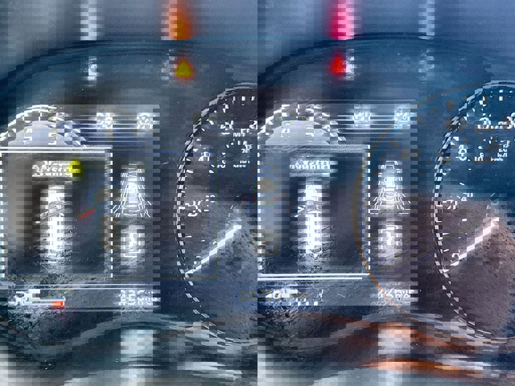 Used 2023 Nissan Kicks SR w/ SR Premium Package image 18