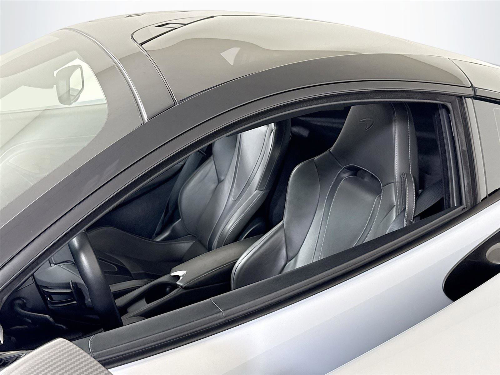 Used 2018 McLaren 720S image 14