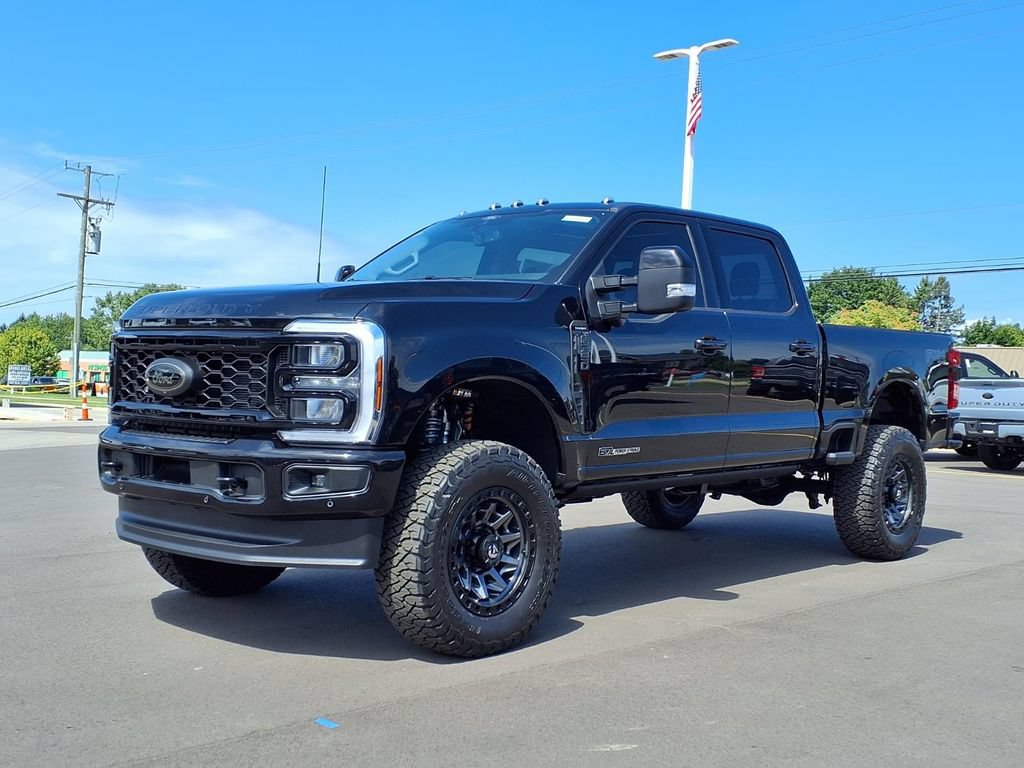 New 2026 Ford F350 Lariat w/ Black Appearance Package