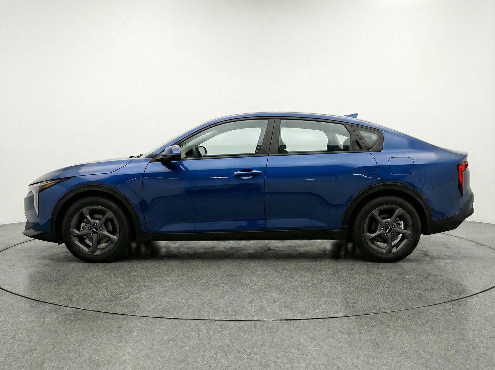 Used 2025 Kia K4 LXS FWD image 5