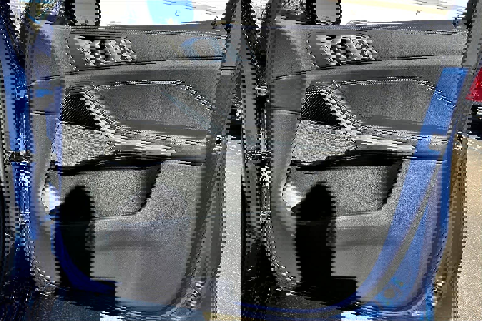 Used 2021 BMW X5 M50i w/ Executive Package image 39