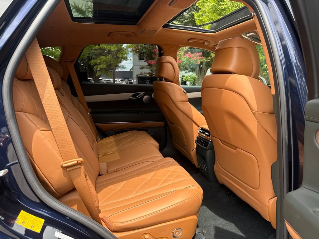 Certified 2025 Genesis GV80 3.5T Prestige AWD/4WD image 34