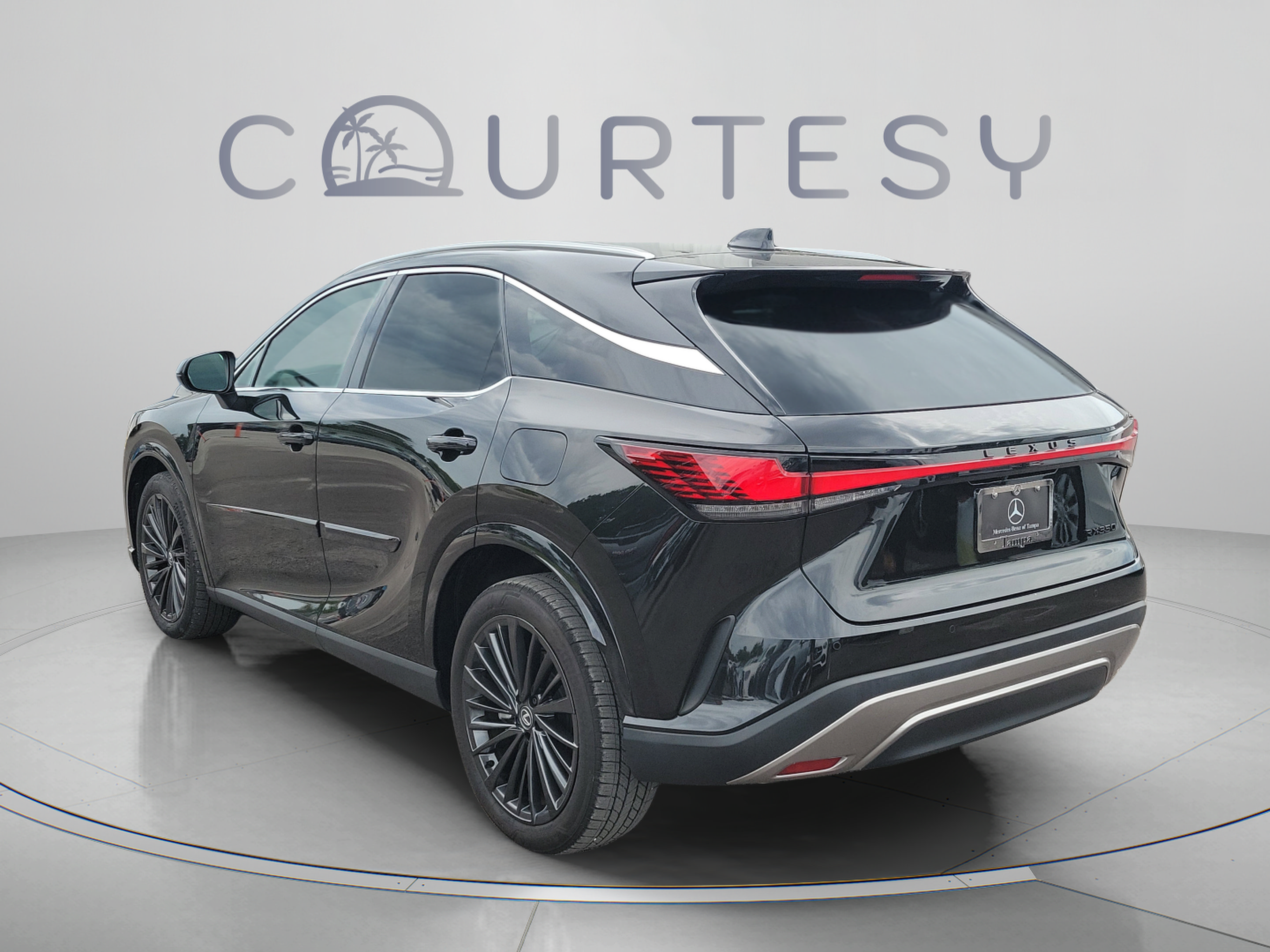 Used 2025 Lexus RX 350 Premium w/ Convenience Package FWD image 2
