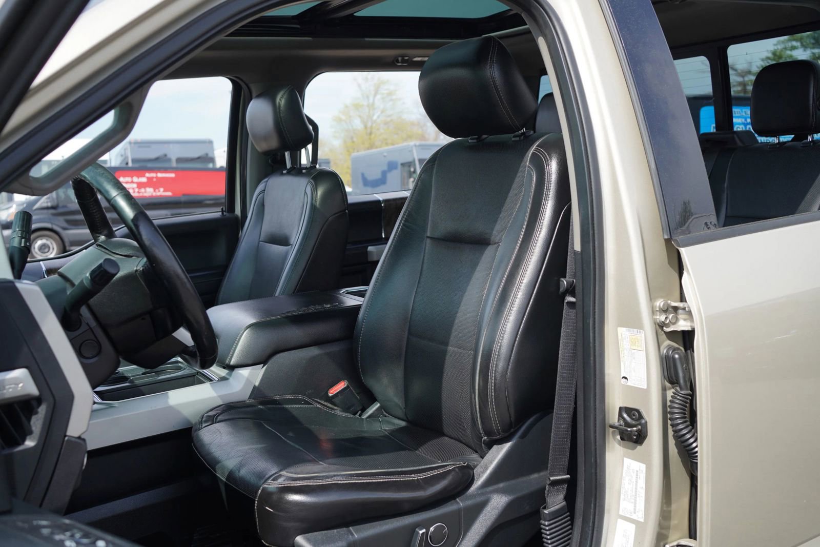 Used 2017 Ford F350 Lariat w/ Lariat Ultimate Package AWD/4WD image 16