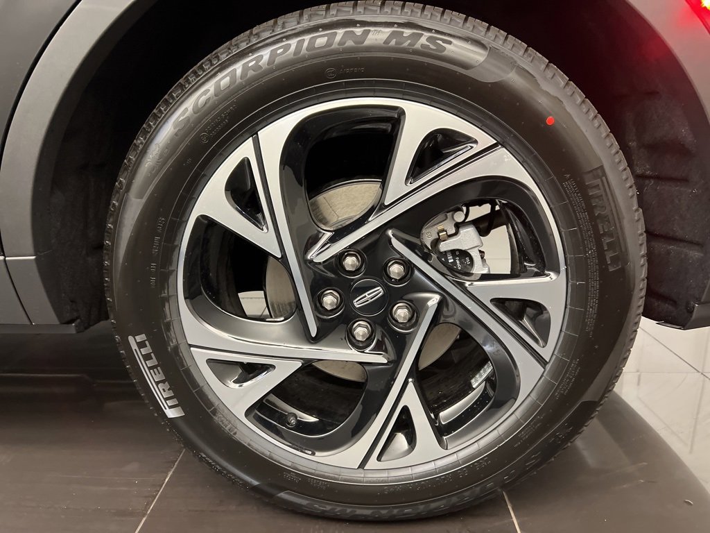 Used 2025 Lincoln Nautilus Premier w/ Equipment Group 102A image 7