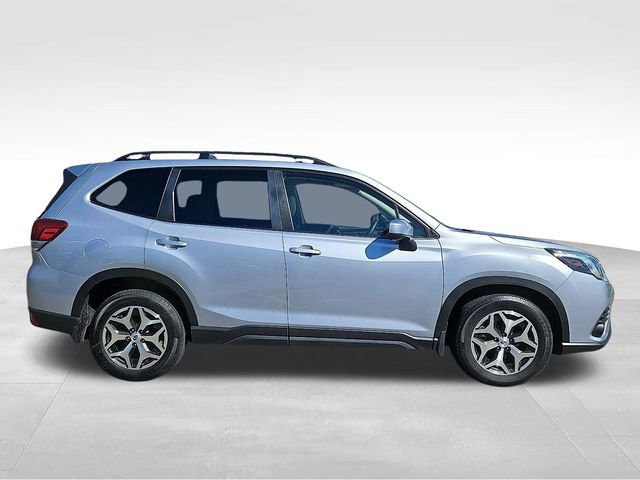 Used 2022 Subaru Forester Premium AWD/4WD image 7