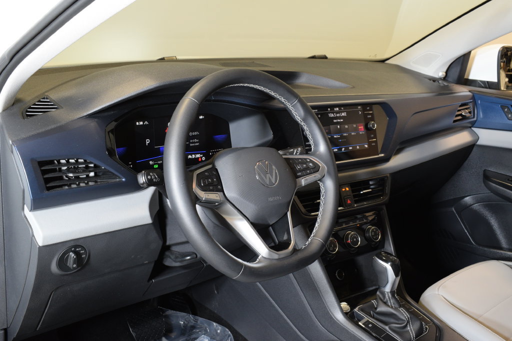Used 2023 Volkswagen Taos SE AWD/4WD image 6
